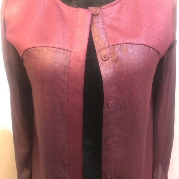 Gianni Bini Purple Sheer Blouse Elegant Lightweight Top - Picture 9 of 12